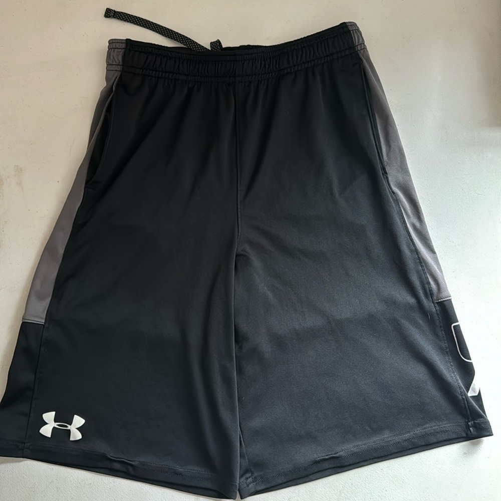 Under armour gym shorts XL